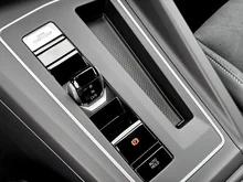 VW Golf Rabbit mHEV DSG in Pure White
