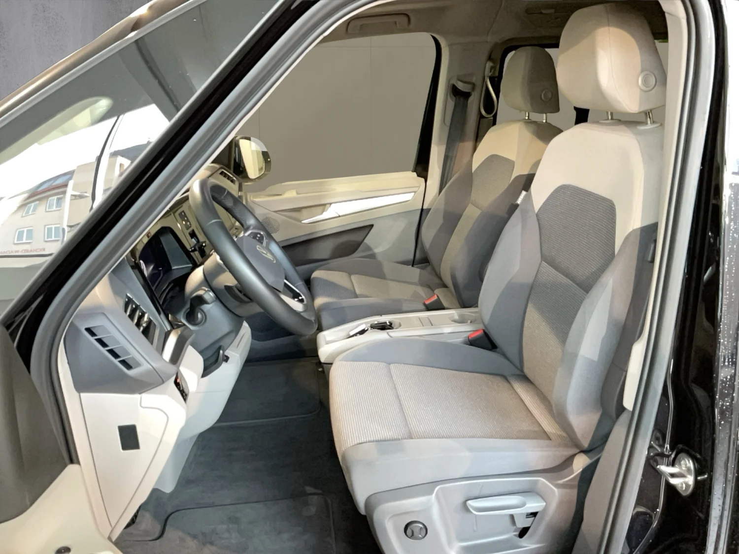 Bild eines VW Multivan Business ÜH TDI