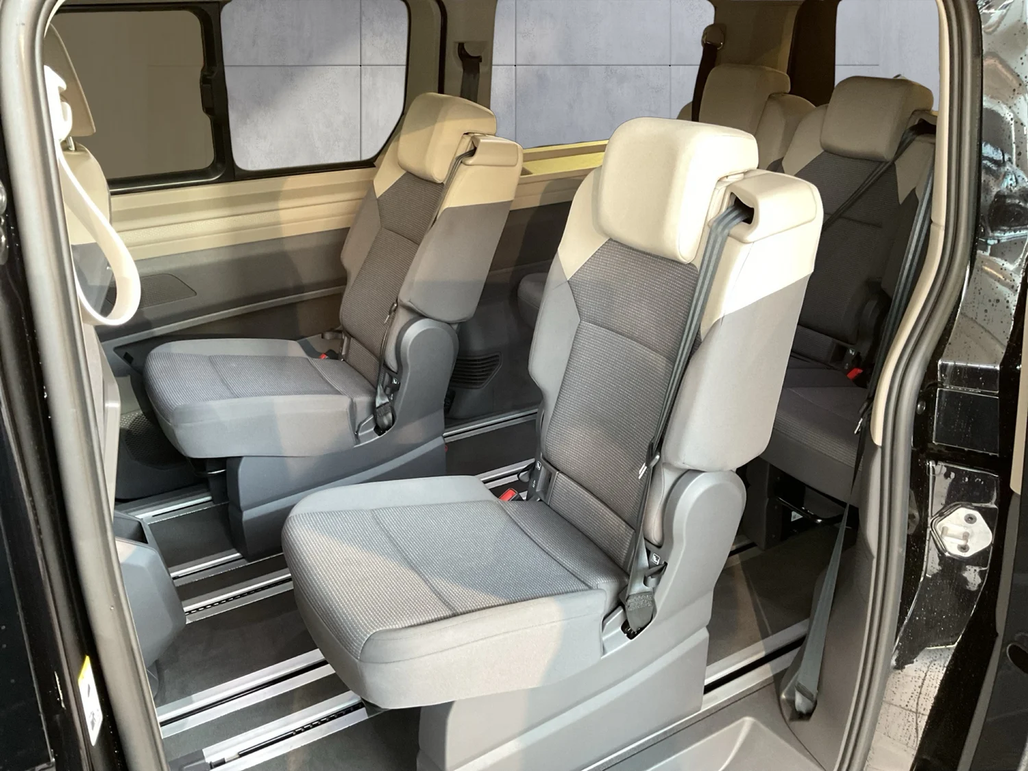 Bild eines VW Multivan Business ÜH TDI