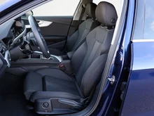 Audi A4 Avant 40 TFSI S line in 2D Navarrablau Metallic