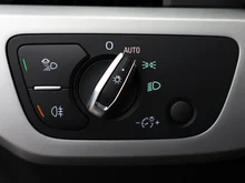 Audi A4 Avant 40 TFSI S line in 2D Navarrablau Metallic
