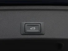 Audi A4 Avant 40 TFSI S line in 2D Navarrablau Metallic