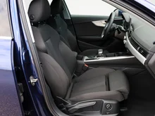 Audi A4 Avant 40 TFSI S line in 2D Navarrablau Metallic