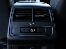 Audi A4 Avant 40 TFSI S line in 2D Navarrablau Metallic