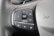 Ford Kuga ST-Line in Magnetic-Grau, Metallic