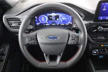 Ford Kuga ST-Line in Magnetic-Grau, Metallic