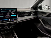 VW Passat Variant Sport eHybrid 150kW in Diabasgrau Metallic mit Dach Schwarz