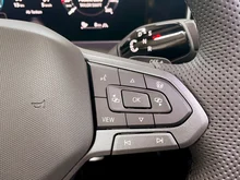 VW Passat Variant Sport eHybrid 150kW in Diabasgrau Metallic mit Dach Schwarz