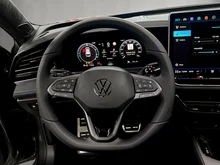 VW Passat Variant Sport eHybrid 150kW in Diabasgrau Metallic mit Dach Schwarz