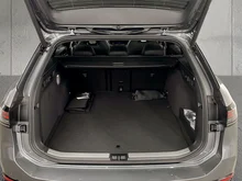 VW Passat Variant Sport eHybrid 150kW in Diabasgrau Metallic mit Dach Schwarz