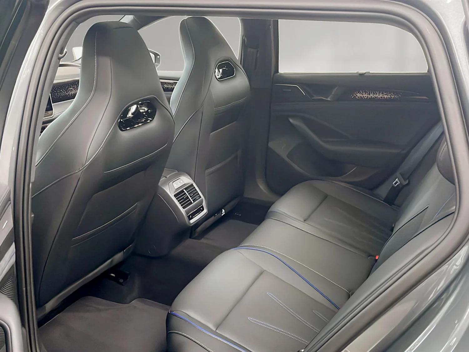 Bild eines VW Passat Variant Sport eHybrid 150kW