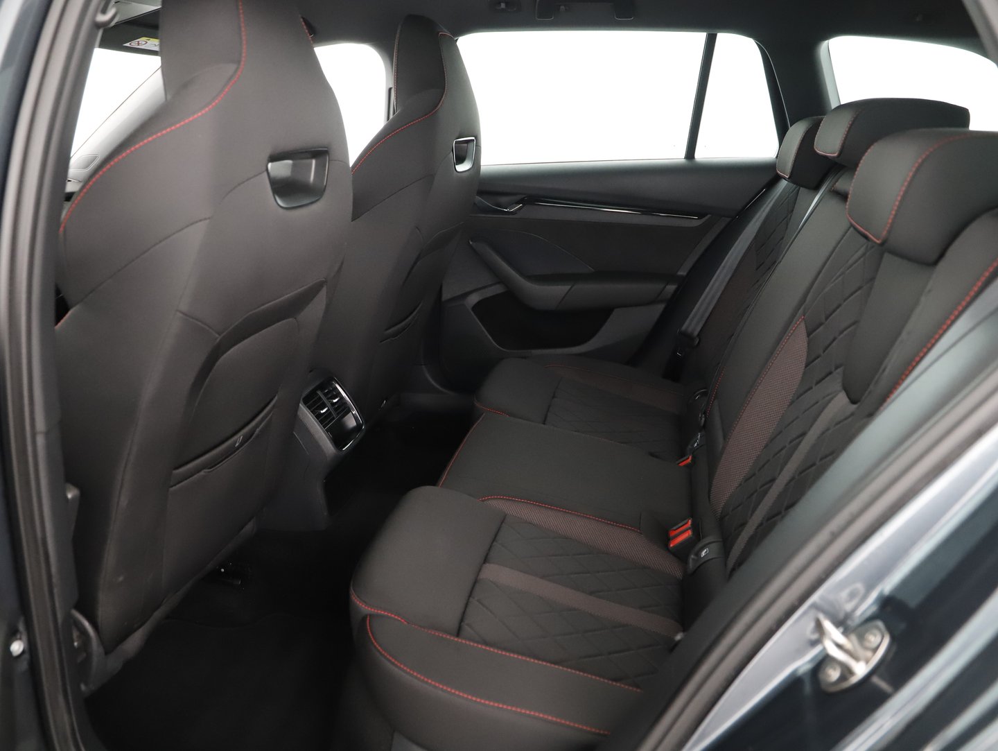 Škoda OCTAVIA Combi 4x4 RS TDI DSG | Bild 12 von 15