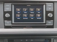 VW Transporter Kombi LR TDI 4MOTION in Reflexsilber Metallic