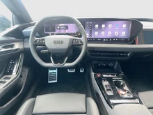 Audi A6 Avant e-tron quattro in Gletscherweiss Metallic