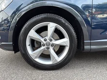 Audi Q3 35 TDI quattro advanced exterieur in B9 Kosmosblau Metallic