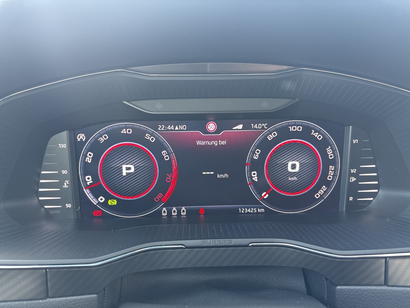 Škoda Superb Combi Sportline TSI ACT DSG | Bild 14 von 29