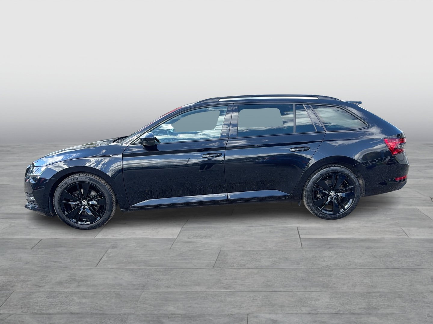Škoda Superb Combi Sportline TSI ACT DSG | Bild 2 von 29