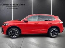 VW Tiguan R-Line TDI 4MOTION DSG in Persimmon Red Metallic
