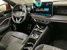 VW Tiguan R-Line TDI 4MOTION DSG in Persimmon Red Metallic