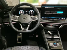 VW Tiguan R-Line TDI 4MOTION DSG in Persimmon Red Metallic