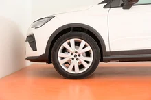 SEAT Arona Style 1.0 TSI in Candy-Weiß Dach Nacht-Schwarz