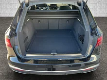 Audi A4 Avant 35 TDI S line in mythosschwarz met.