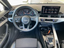 Audi A4 Avant 35 TDI S line in mythosschwarz met.