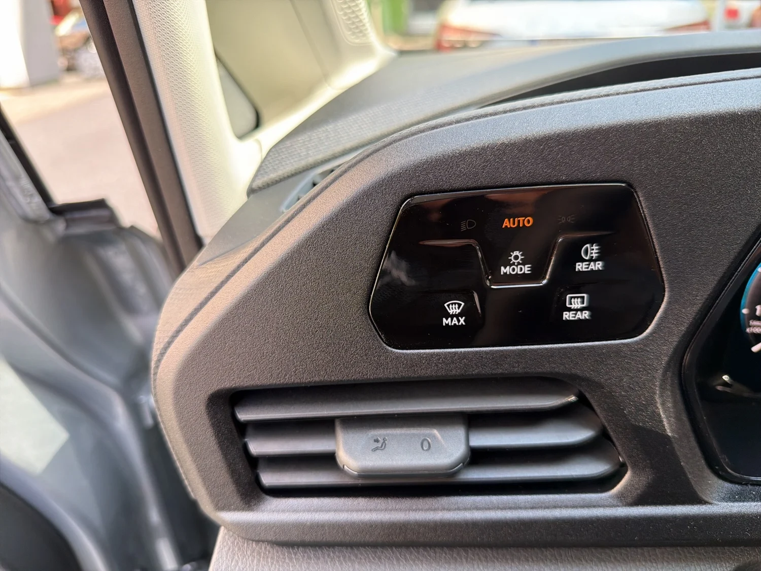 Bild eines VW Caddy Family TSI