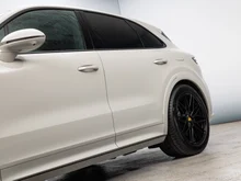 Porsche Cayenne E-Hybrid in kreide