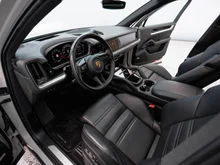 Porsche Cayenne E-Hybrid in kreide
