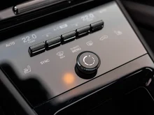 Porsche Cayenne E-Hybrid in kreide