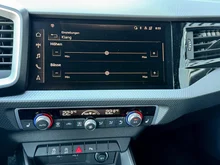 Audi A1 Sportback 25 TFSI intense in Mythosschwarz Metallic