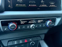 Audi A1 Sportback 25 TFSI intense in Mythosschwarz Metallic