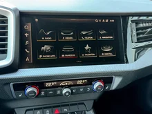 Audi A1 Sportback 25 TFSI intense in Mythosschwarz Metallic