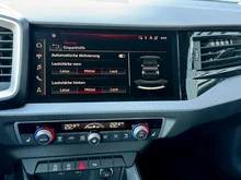 Audi A1 Sportback 25 TFSI intense in Mythosschwarz Metallic