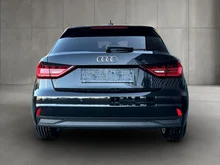 Audi A1 Sportback 25 TFSI intense in Mythosschwarz Metallic