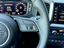 Audi A1 Sportback 25 TFSI intense in Mythosschwarz Metallic