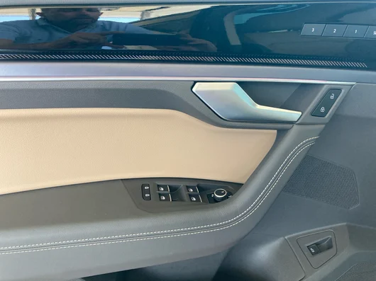 Bild eines Touareg R-Line TDI 4M. Final Edition