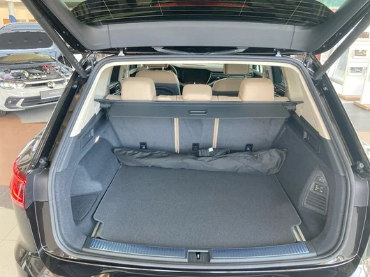 Bild eines Touareg R-Line TDI 4M. Final Edition