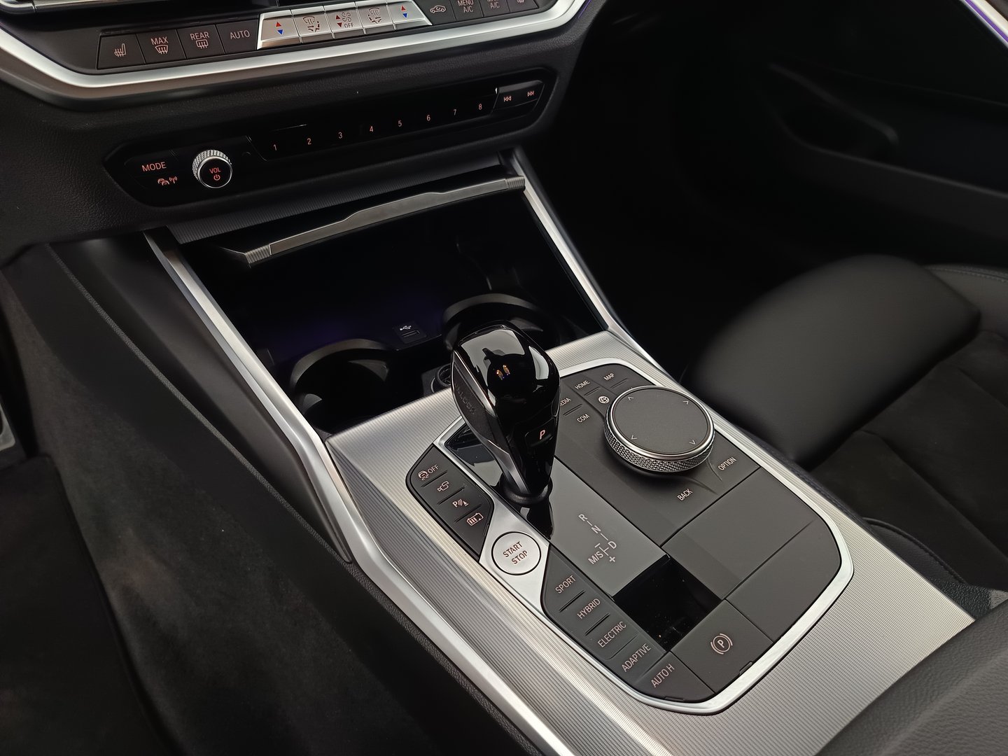 BMW 330e PHEV xDrive Touring Aut. | Bild 30 von 38