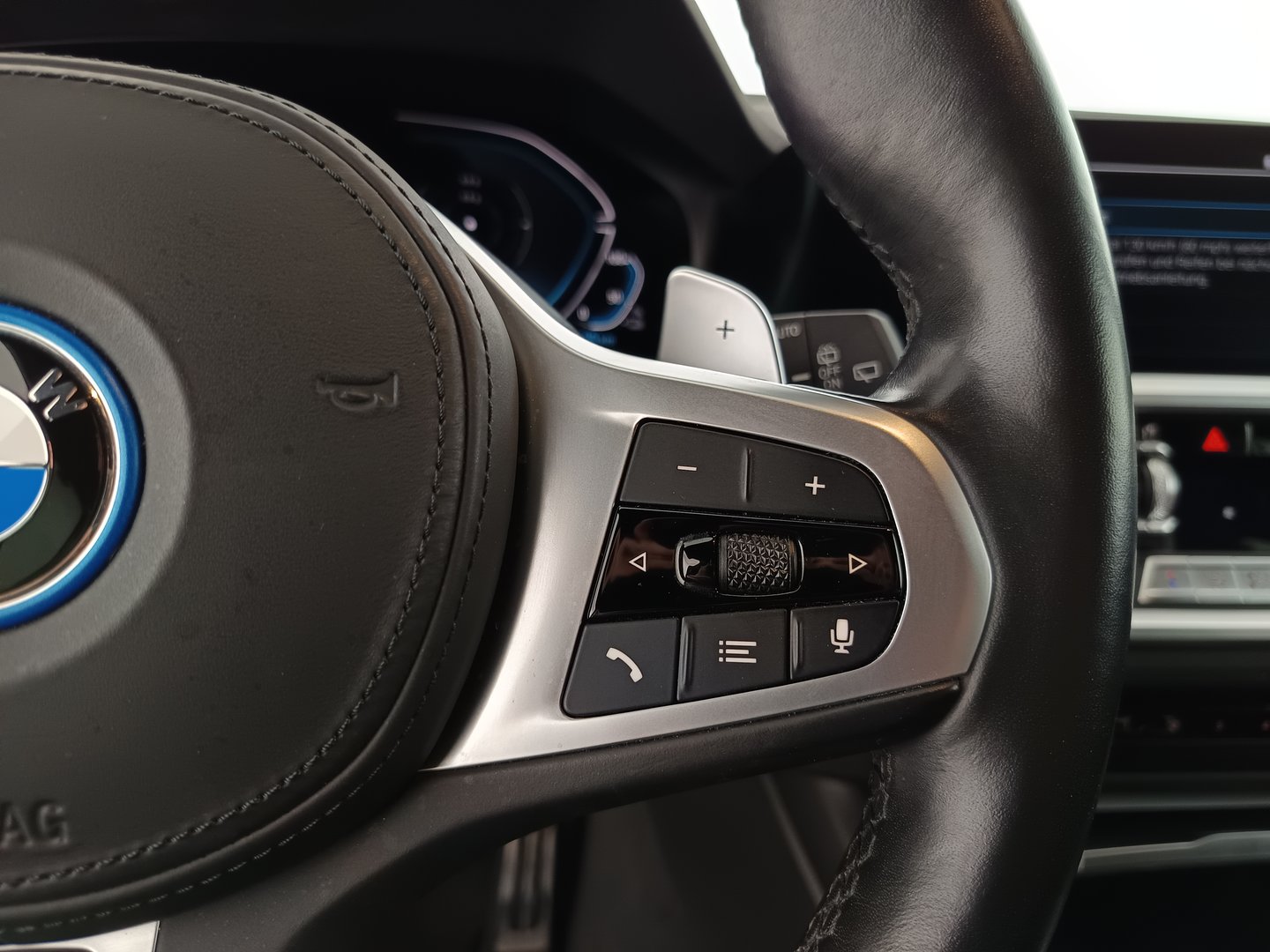 BMW 330e PHEV xDrive Touring Aut. | Bild 17 von 38