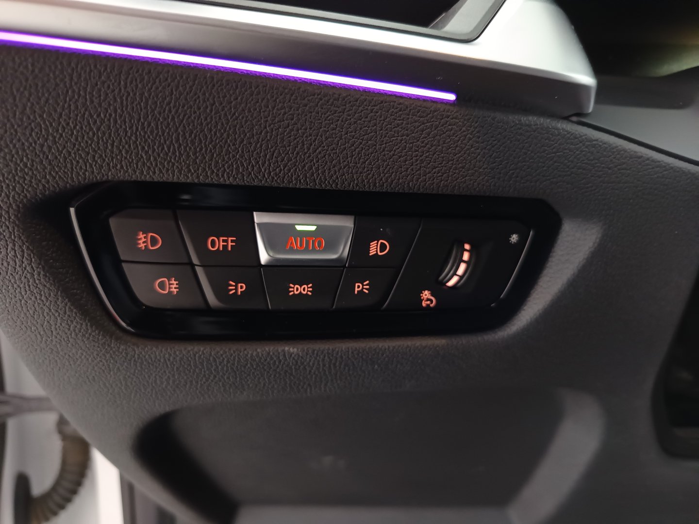 BMW 330e PHEV xDrive Touring Aut. | Bild 13 von 38