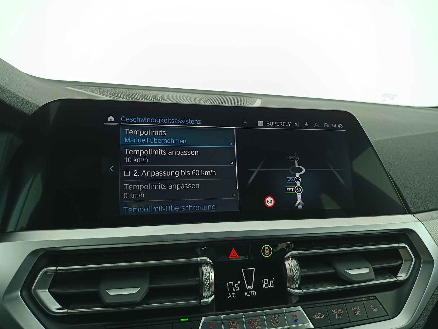 BMW 330e PHEV xDrive Touring Aut. | Bild 25 von 38