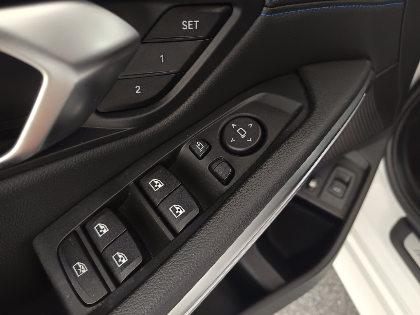 BMW 330e PHEV xDrive Touring Aut. | Bild 11 von 38