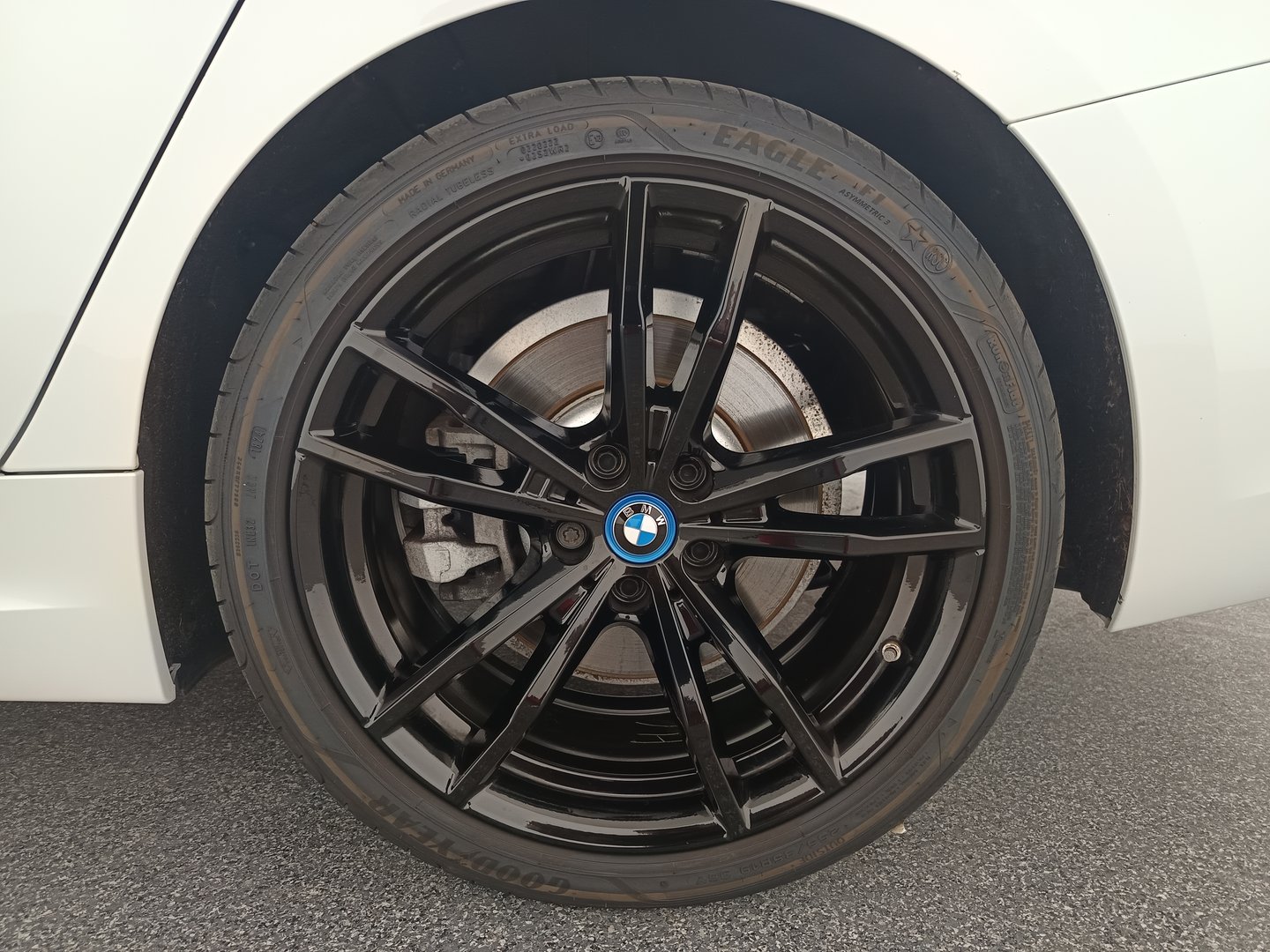 BMW 330e PHEV xDrive Touring Aut. | Bild 9 von 38