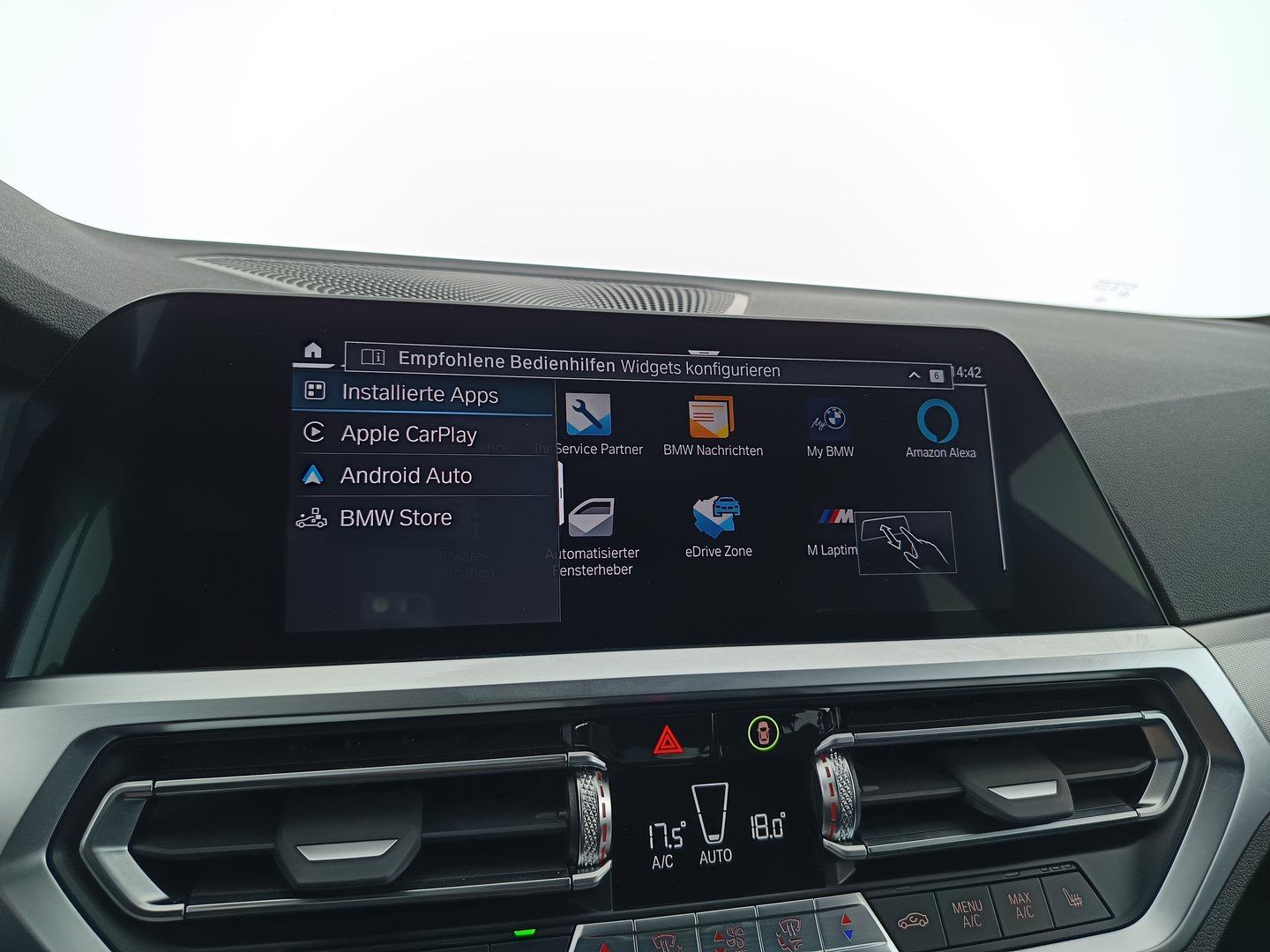 BMW 330e PHEV xDrive Touring Aut. | Bild 23 von 38