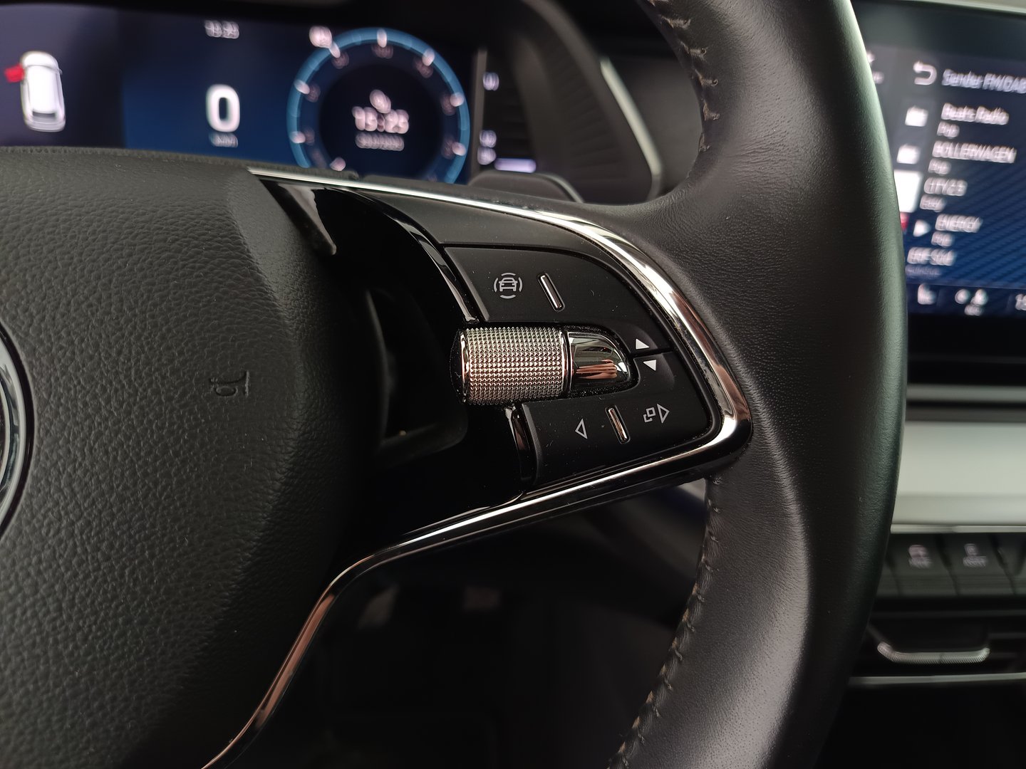 Škoda OCTAVIA Combi Premium TDI DSG | Bild 17 von 33