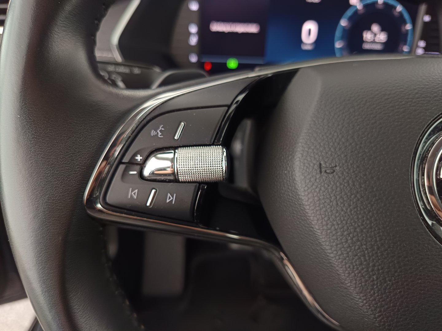 Škoda OCTAVIA Combi Premium TDI DSG | Bild 16 von 33