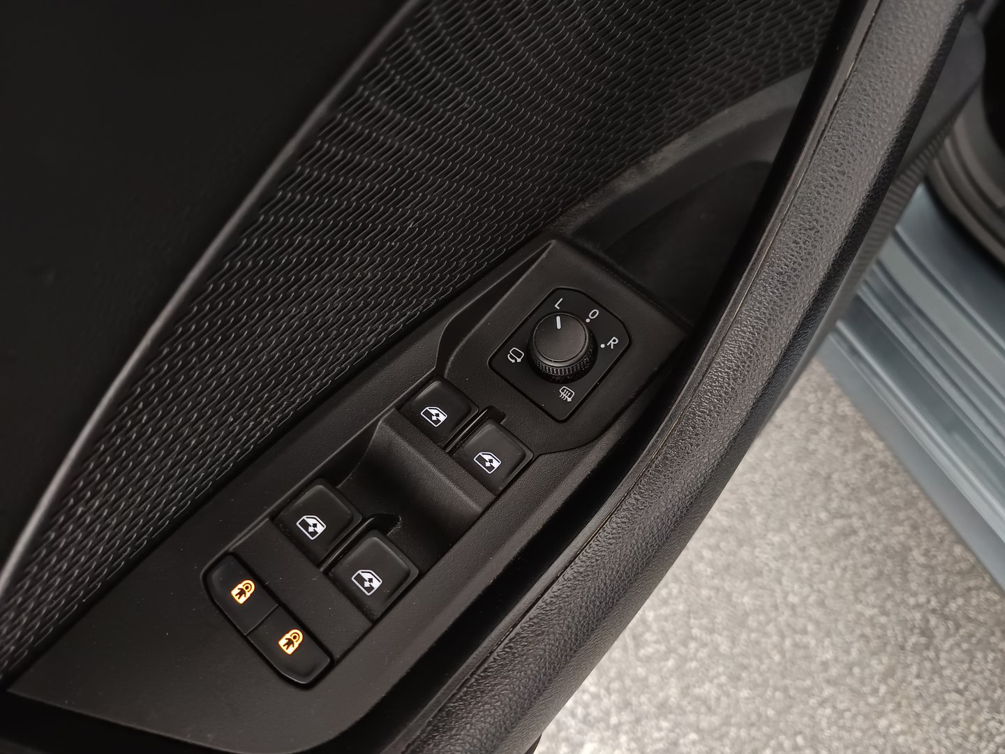 Škoda OCTAVIA Combi Premium TDI DSG | Bild 11 von 33