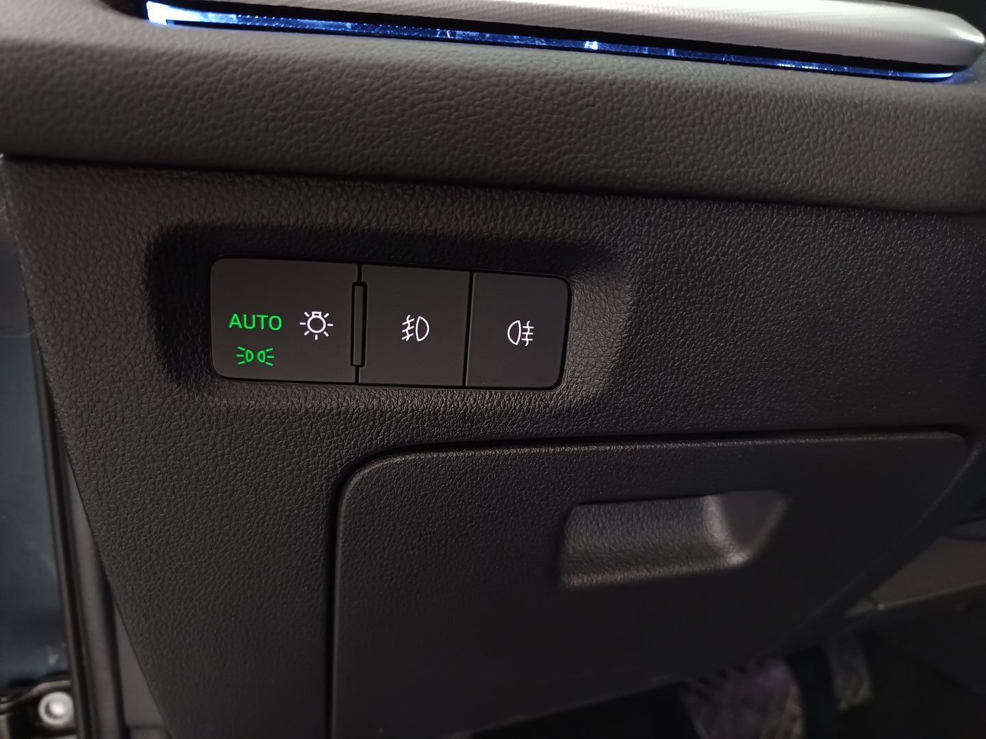 Škoda OCTAVIA Combi Premium TDI DSG | Bild 12 von 33